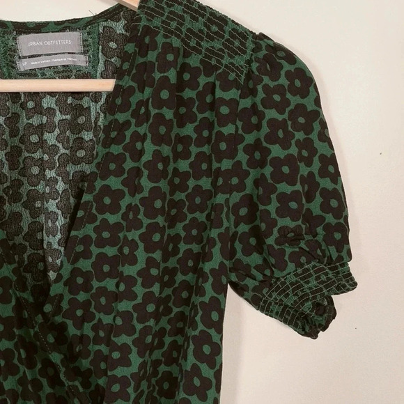 URBAN OUTFITTER | GREEN ANNA  CREPE WRAP MINI DRESS - Picture 8 of 15